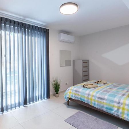 Seafront Luxury Apartment 세인트폴스베이 외부 사진