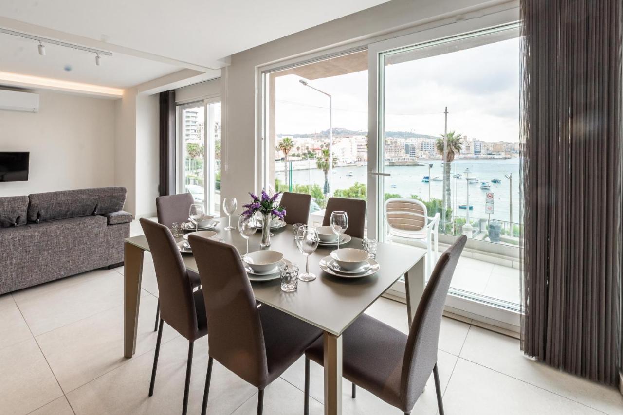 Seafront Luxury Apartment 세인트폴스베이 외부 사진