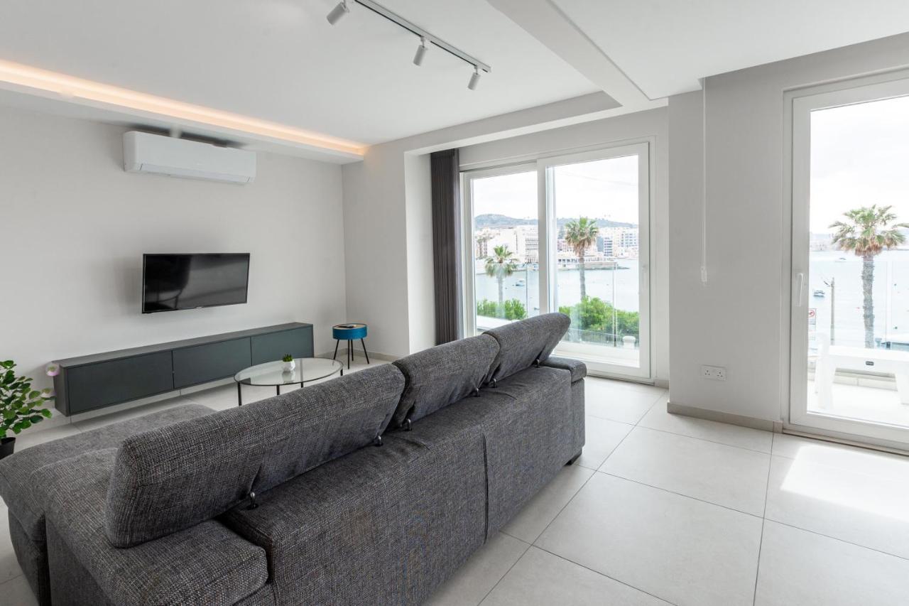 Seafront Luxury Apartment 세인트폴스베이 외부 사진