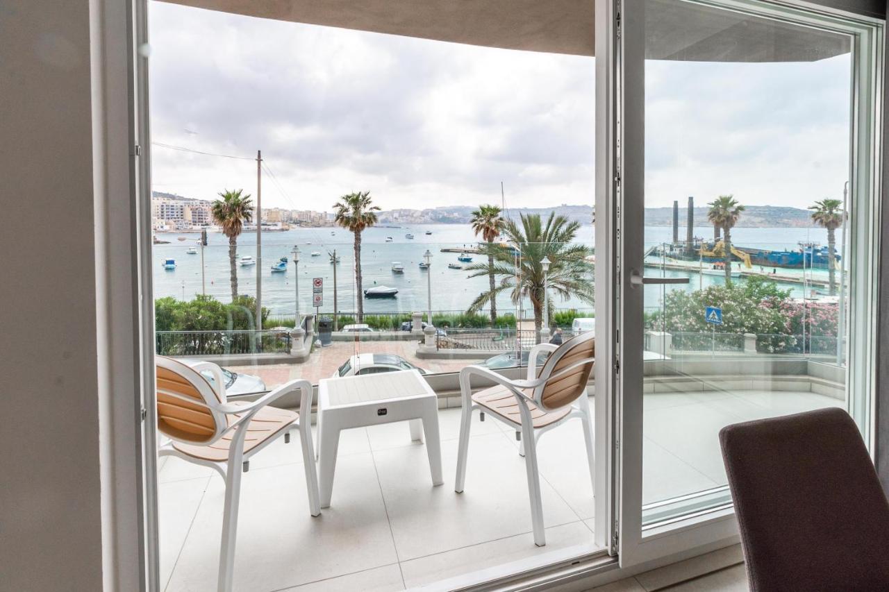 Seafront Luxury Apartment 세인트폴스베이 외부 사진